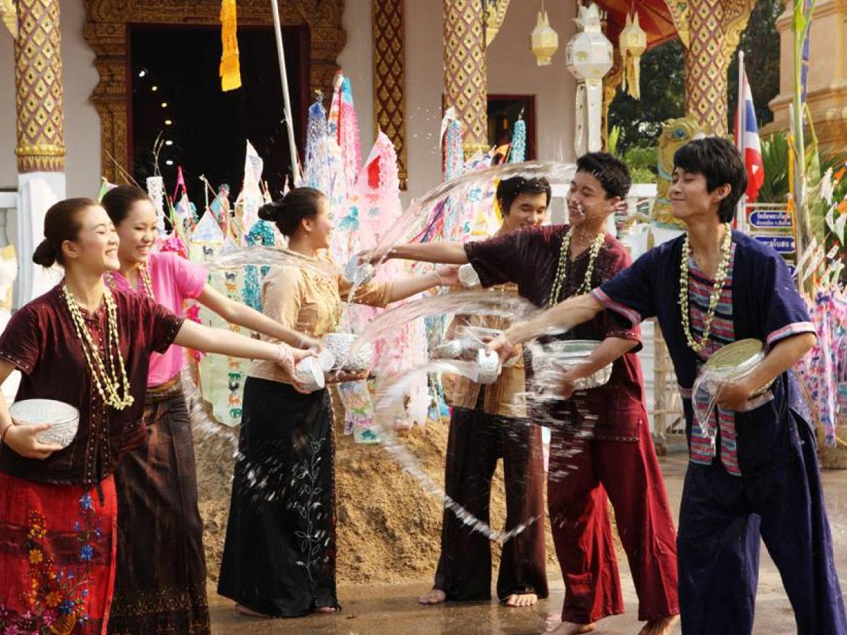 Тайский новый год Сонгкран и фестиваль Ван Лай